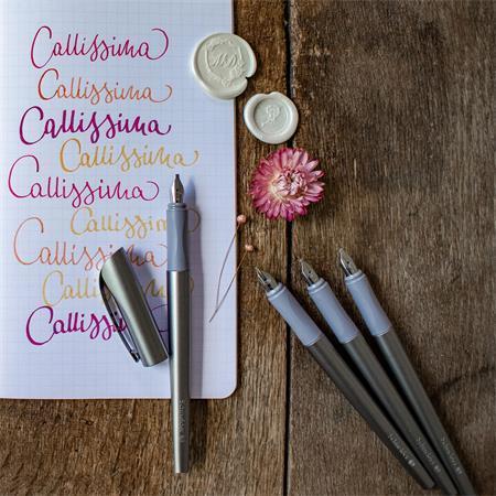 Plnicí pero, dárková sada "Callissima", antracitově šedá, 1,1 mm, dárek: 1,5 a 1,8 mm hrot SCHNEIDER